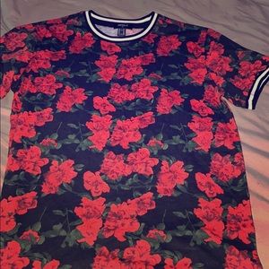Never worn rose shirt in great condition and cheap